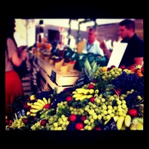 Banchetto di frutta a Pitti.jpg