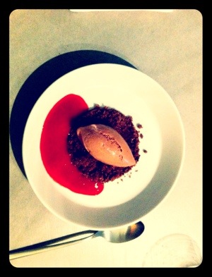 cremoso al cioccolato con crema di lamponi e zenzero cremoso al cioccolato con crema di lamponi e zenzero